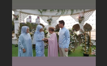Roger Danuarta Resmi Melamar Cut Meyriska Roger Danuarta Resmi Melamar Cut Meyriska