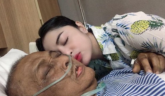 Ayah Dewi Perssik Meninggal Dunia Ayah Dewi Perssik Meninggal Dunia