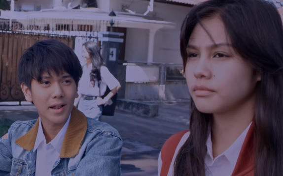4 Hari Tayang, 'Dilan 1990' Tembus 1 Juta Penonton 4 Hari Tayang, 'Dilan 1990' Tembus 1 Juta Penonton