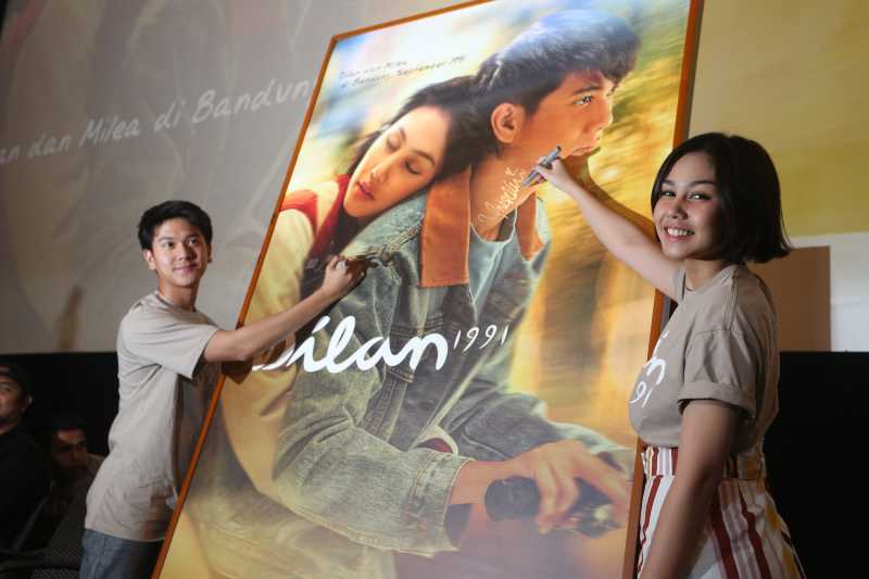 Iklan Shopee Jiplak Dilan 1991, Max Pictures Mengadu ke Jokowi Iklan Shopee Jiplak Dilan 1991, Max Pictures Mengadu ke Jokowi