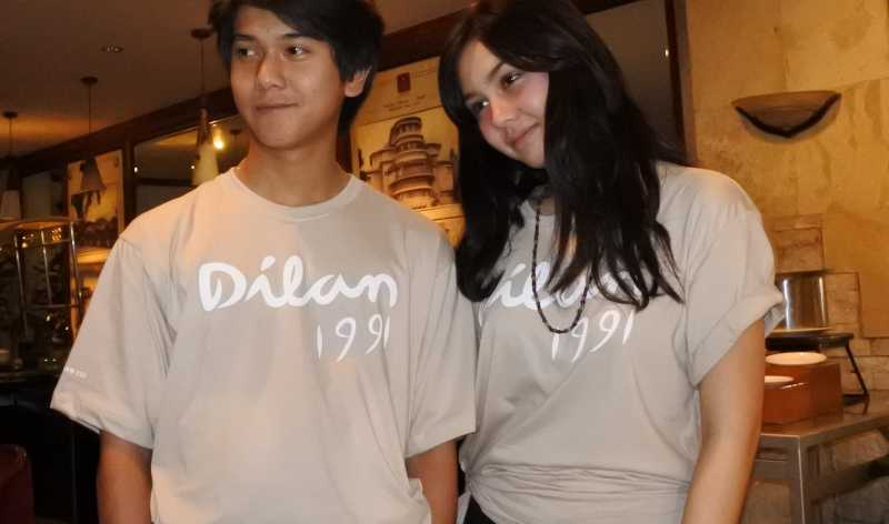 Iqbaal: Gue <i>Gak</i> Sabar Penonton Nangis Liat Dilan 1991 Iqbaal: Gue <i>Gak</i> Sabar Penonton Nangis Liat Dilan 1991