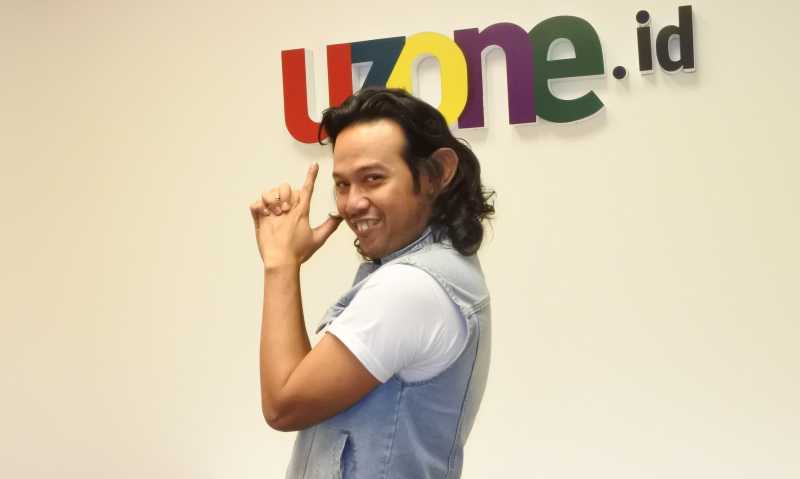 Dwi Sasono Perankan Ali Oncom: Gigi Tonggos, Kepala Botak, Kuping Baplang Dwi Sasono Perankan Ali Oncom: Gigi Tonggos, Kepala Botak, Kuping Baplang