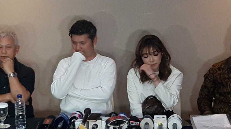 Cincin Kawin Gading dan Gisella Sama-sama Hilang Cincin Kawin Gading dan Gisella Sama-sama Hilang