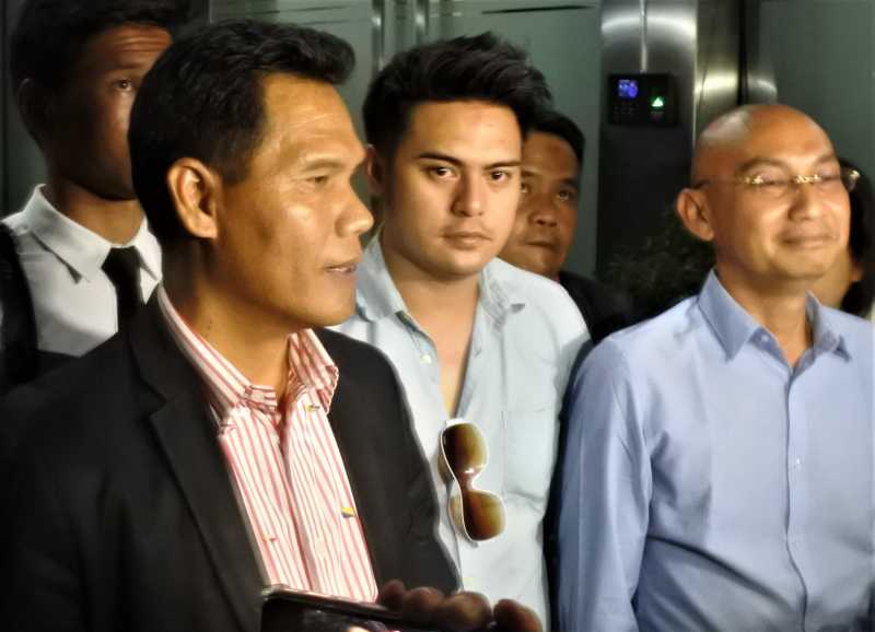 Diperiksa 13 Jam Terkait \'Ikan Asin\', Galih Ginanjar Masih Berstatus Saksi Diperiksa 13 Jam Terkait \'Ikan Asin\', Galih Ginanjar Masih Berstatus Saksi