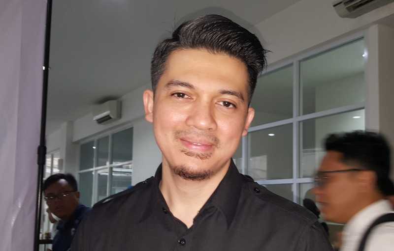 Irwansyah Berangkatkan Jamaah Lewat Umrah Gratis Irwansyah Berangkatkan Jamaah Lewat Umrah Gratis