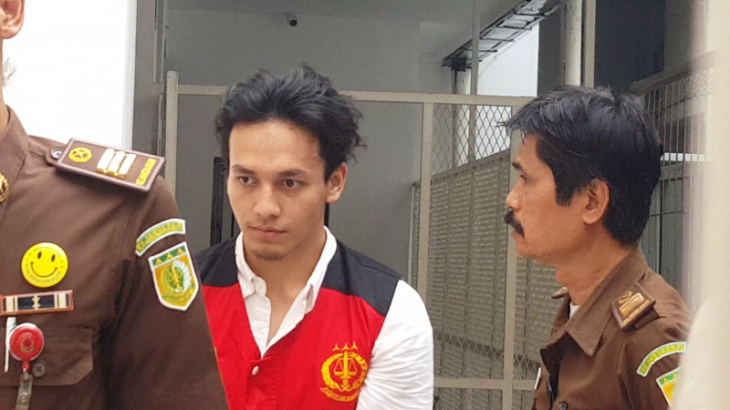 Jefri Nichol Ditawari Ganja saat Nongkrong di McD Kemang Jefri Nichol Ditawari Ganja saat Nongkrong di McD Kemang