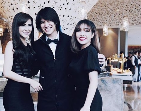 Kevin Aprilio Unggah Foto Gisella Tersenyum Kevin Aprilio Unggah Foto Gisella Tersenyum