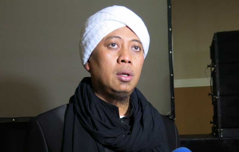 Opick dan Melly Goeslaw Galang 30 Ribu Paket Sembako untuk Gaza Opick dan Melly Goeslaw Galang 30 Ribu Paket Sembako untuk Gaza