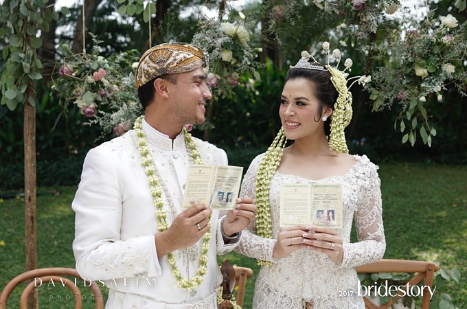 Bikin Ngakak, 3 Momen Lucu Saat Akad Nikah Hamish-Raisa Bikin Ngakak, 3 Momen Lucu Saat Akad Nikah Hamish-Raisa