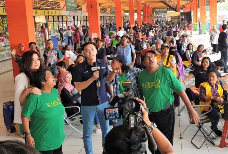 Doel, Sarah dan Zaenab  Ikut Pantau Arus Mudik di Stasiun dan Terminal