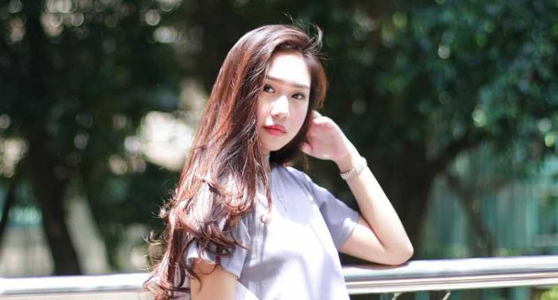 Profil Sisca Kohl, TikTokers yang <i>Review</i> Kepiting Harga Rp5 Juta hingga Keponakan Bos Tencent Profil Sisca Kohl, TikTokers yang <i>Review</i> Kepiting Harga Rp5 Juta hingga Keponakan Bos Tencent