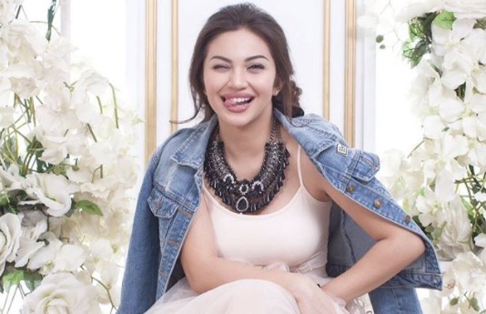 Foto Langka Ariel Tatum Tanpa 'Bulu Mata', Cantik atau Jelek Foto Langka Ariel Tatum Tanpa 'Bulu Mata', Cantik atau Jelek