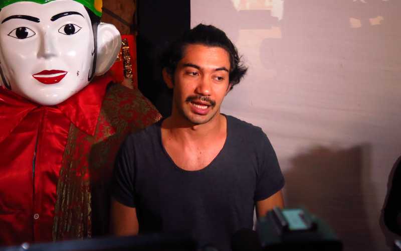 Reza Rahadian Dukung Orang Cari Popularitas di Sosmed Reza Rahadian Dukung Orang Cari Popularitas di Sosmed