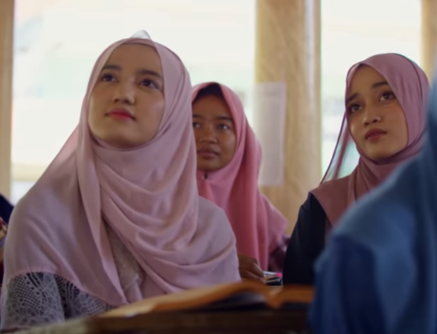 Netizen \'Telanjangi\' Adegan Tak Pantas dalam Trailer \'The Santri\' Netizen \'Telanjangi\' Adegan Tak Pantas dalam Trailer \'The Santri\'