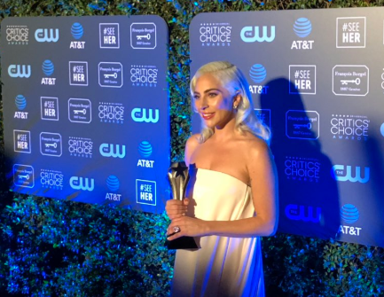 Akting Lady Gaga Terbukti Makin Keren Akting Lady Gaga Terbukti Makin Keren