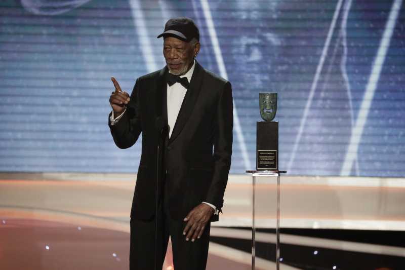 Ketika Morgan Freeman Komentari Patung Telanjang SAG Awards