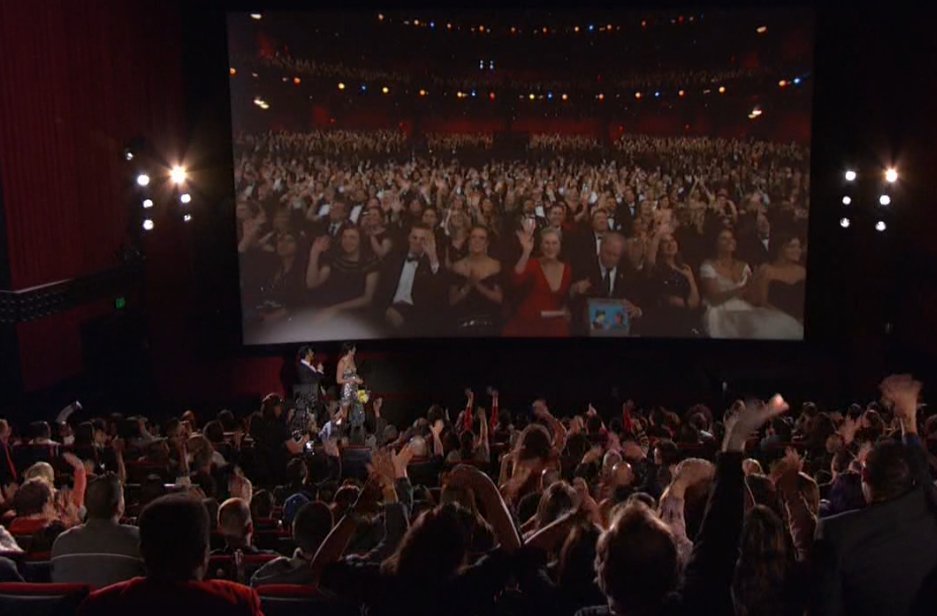 Aksi Gila ‘Wonder Woman' dkk di Sela Oscar, <i>Nyamperin</i> Penonton di Bioskop