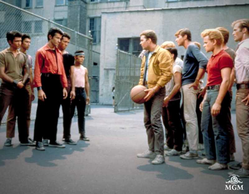 Spielberg Mau <i>Remake</i> ‘West Side Story’, Netizen Langsung Protes