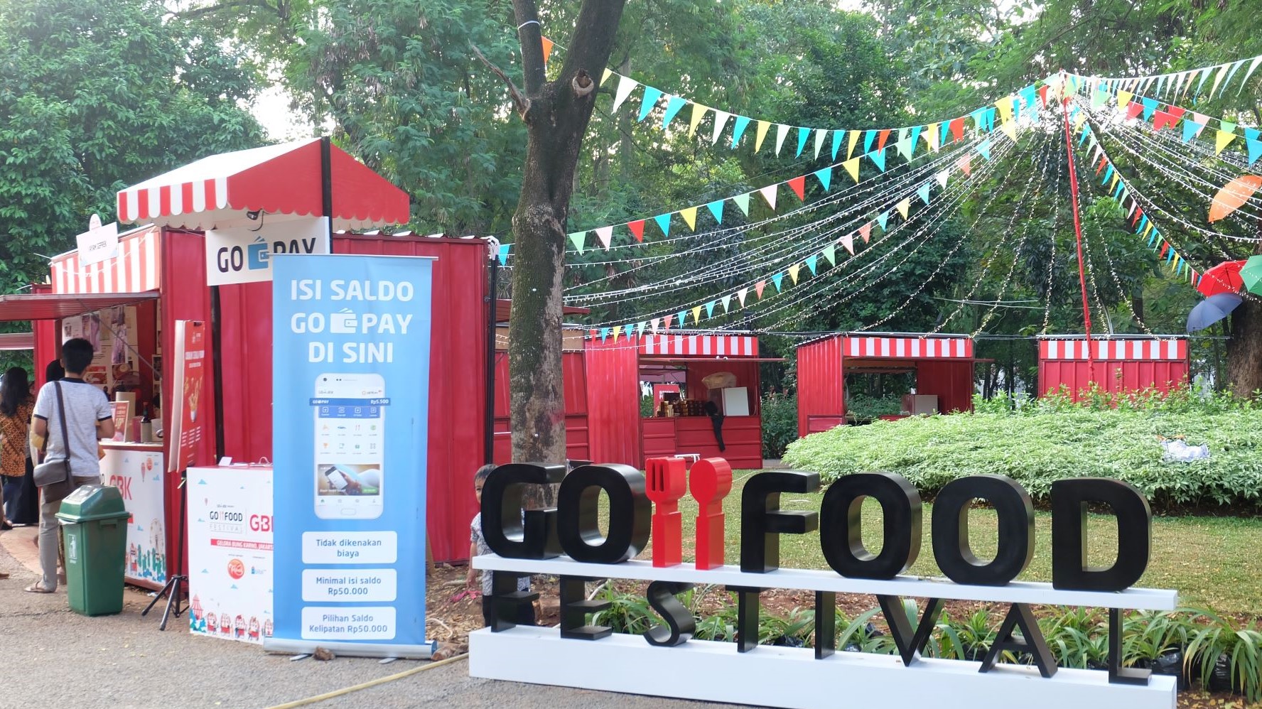 <i>Nongkrong</i> di Go-Food Festival GBK, Suasananya Bikin Betah!