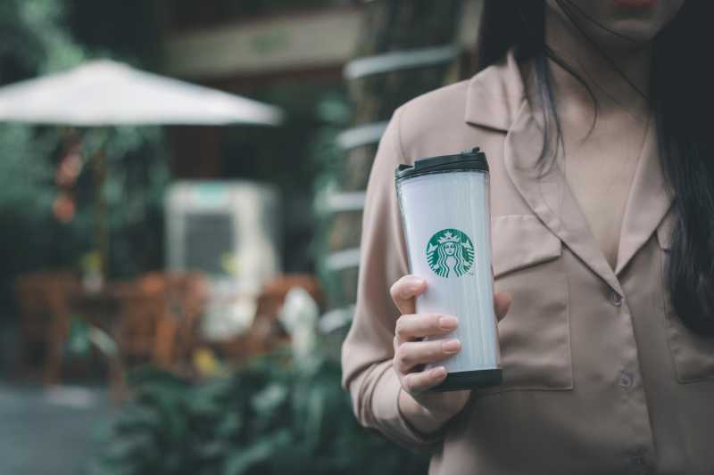Giliran Starbucks yang Tunda Beriklan Besar di Facebook Giliran Starbucks yang Tunda Beriklan Besar di Facebook
