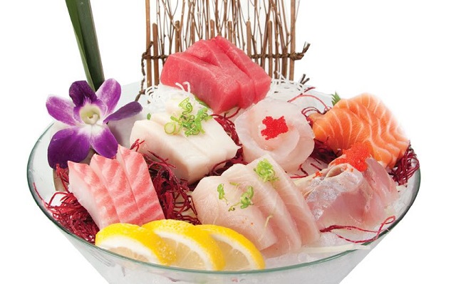 Makan Sushi Dagingnya Hidup, Wah ! Makan Sushi Dagingnya Hidup, Wah !