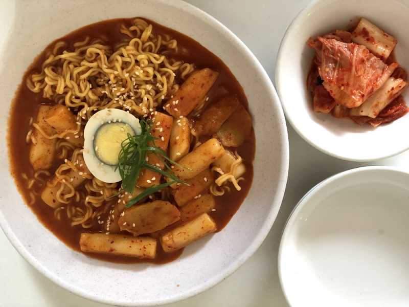 Kuliner Akhir Pekan: <i>Rapokki</i> di <i>An.Nyeong</i> Depok yang Cenderung Manis Kuliner Akhir Pekan: <i>Rapokki</i> di <i>An.Nyeong</i> Depok yang Cenderung Manis