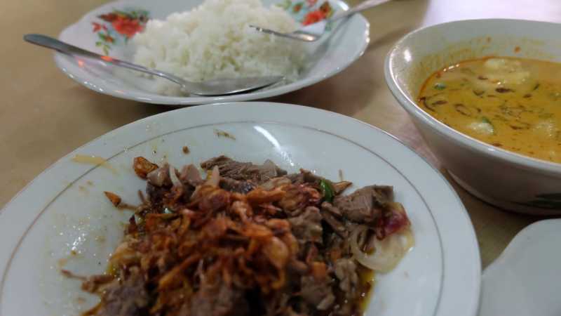 Kuliner Wajib kalau Main ke BSD, Soto Betawi H. Mamat! Kuliner Wajib kalau Main ke BSD, Soto Betawi H. Mamat!