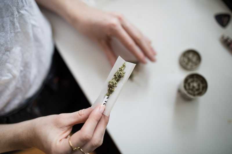 5 Hal yang Terjadi pada Tubuh Saat Konsumsi Ganja 5 Hal yang Terjadi pada Tubuh Saat Konsumsi Ganja