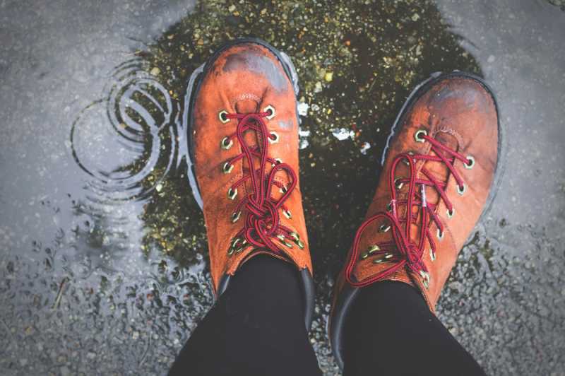 Kiat Merawat Sepatu Saat Musim Hujan Kiat Merawat Sepatu Saat Musim Hujan