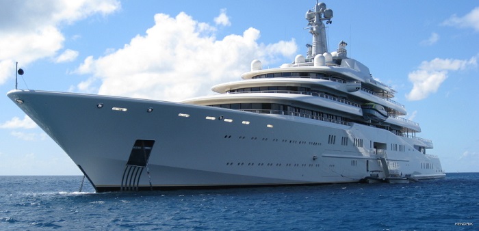 Berlayar dengan Yatch Termewah di Dunia Berlayar dengan Yatch Termewah di Dunia