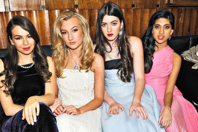 5 Wanita Cantik ini Juga Dikenal Jenius 5 Wanita Cantik ini Juga Dikenal Jenius
