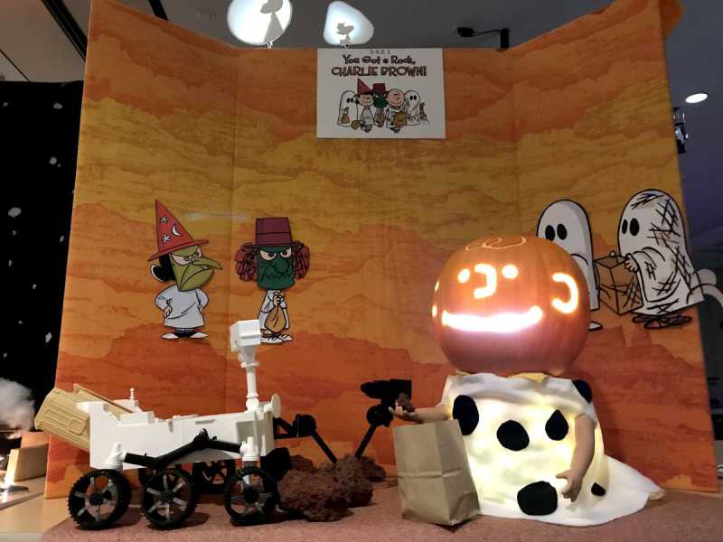 Halloween ala NASA, Super Niat dan Keren! Halloween ala NASA, Super Niat dan Keren!