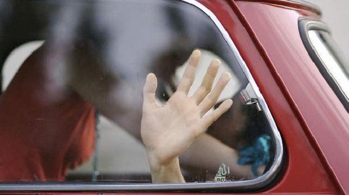PM Inggris Salah Tingkah Pergoki ‘Mobil Goyang’ di Siang Bolong PM Inggris Salah Tingkah Pergoki ‘Mobil Goyang’ di Siang Bolong