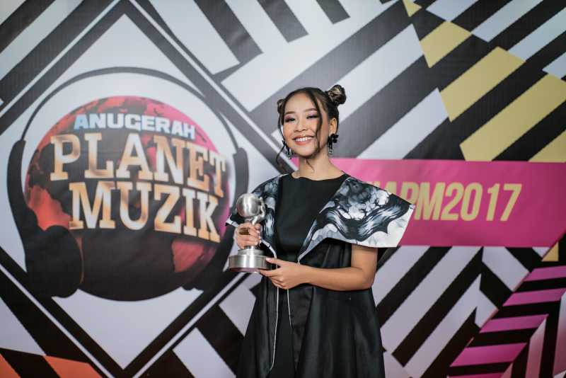 Gloria Jessica Raih Best New Female Artiste Anugerah Planet Muzik 2017 Gloria Jessica Raih Best New Female Artiste Anugerah Planet Muzik 2017