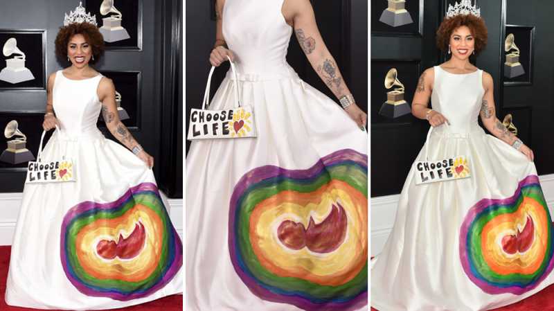 Penyanyi ini Pakai Gaun “Anti Aborsi” di Grammy Awards Penyanyi ini Pakai Gaun “Anti Aborsi” di Grammy Awards