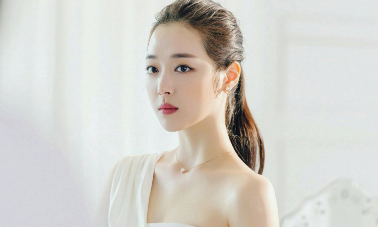 Sulli f(x) Tewas, Twitter Banjir Belasungkawa dari Netizen Sulli f(x) Tewas, Twitter Banjir Belasungkawa dari Netizen