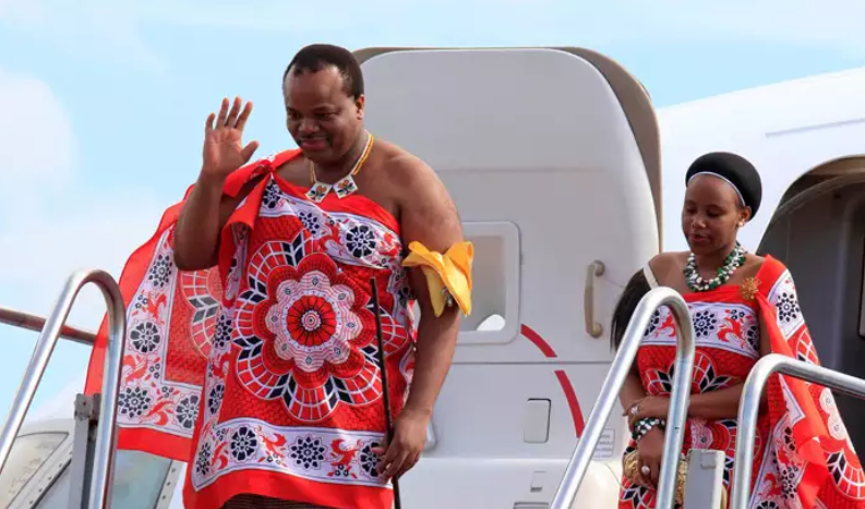 Punya 15 Istri, Raja Negara Miskin Afrika Borong 19 Rolls-Royces dan 120 BMW Punya 15 Istri, Raja Negara Miskin Afrika Borong 19 Rolls-Royces dan 120 BMW