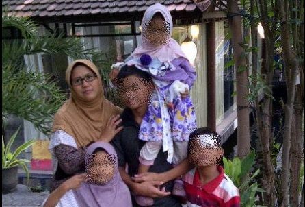 Dear Ibu yang Jadi Teroris, Dengarkan Kisah Ibu Driver Go-jek Ini Dear Ibu yang Jadi Teroris, Dengarkan Kisah Ibu Driver Go-jek Ini