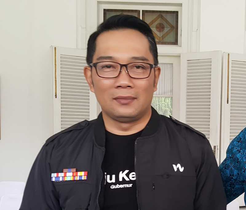 Para Selebritas yang Setuju Nama Bandara Kertajati Diganti Jadi Bandara BJ Habibie Para Selebritas yang Setuju Nama Bandara Kertajati Diganti Jadi Bandara BJ Habibie