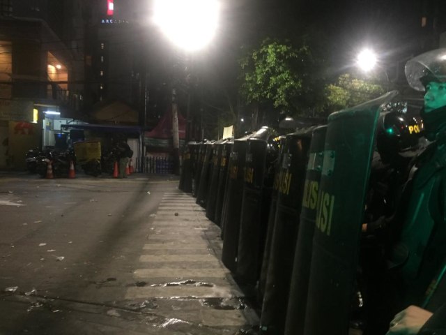 Viral Video Kocak Kamerawan Saat Merekam Aksi 22 Mei Viral Video Kocak Kamerawan Saat Merekam Aksi 22 Mei