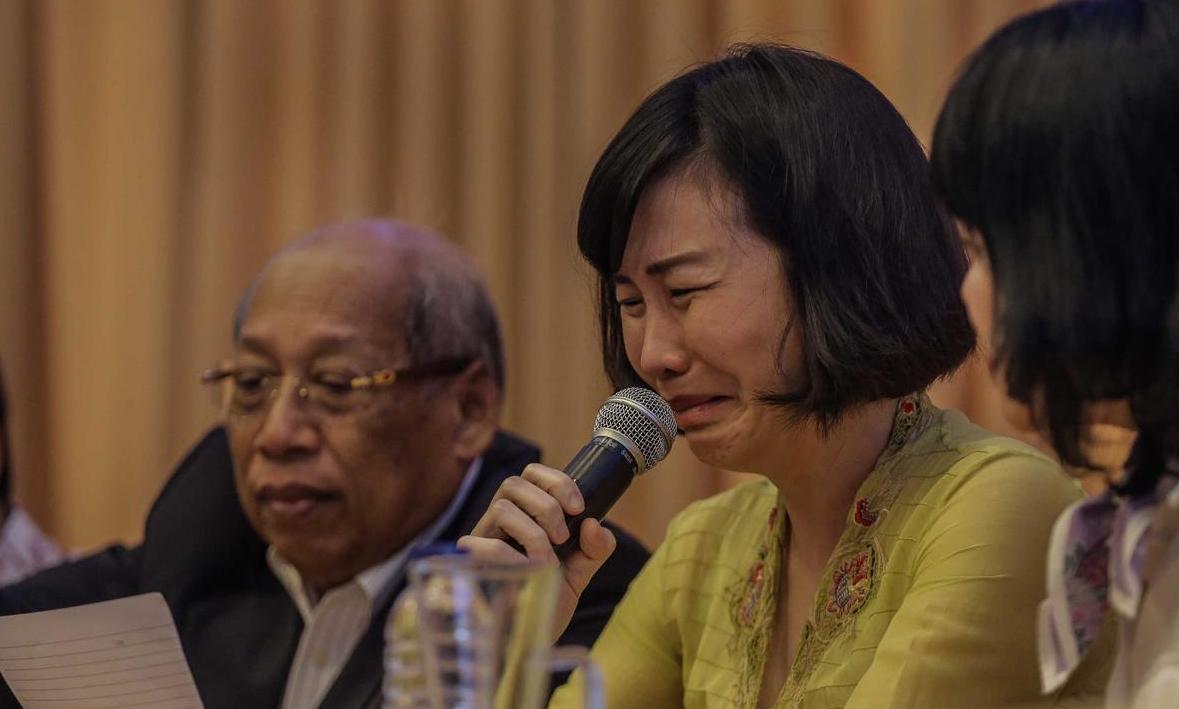 Beredar Foto Veronica Tan Istri Ahok Berwajah Sedih Di Pernikahan Kahiyang Ayu