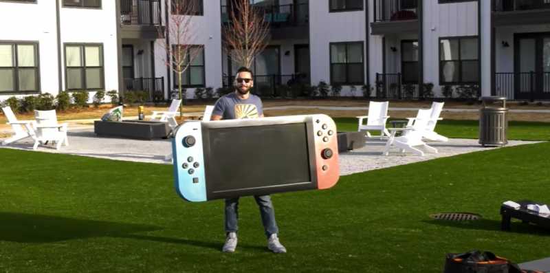 Pria Ini Bikin Nintendo Switch Segede Gaban, 6 Kali Ukuran Asli Pria Ini Bikin Nintendo Switch Segede Gaban, 6 Kali Ukuran Asli