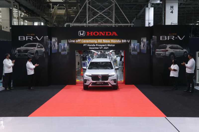 Honda Mulai Produksi BR-V Terbaru di Pabrik Karawang Honda Mulai Produksi BR-V Terbaru di Pabrik Karawang