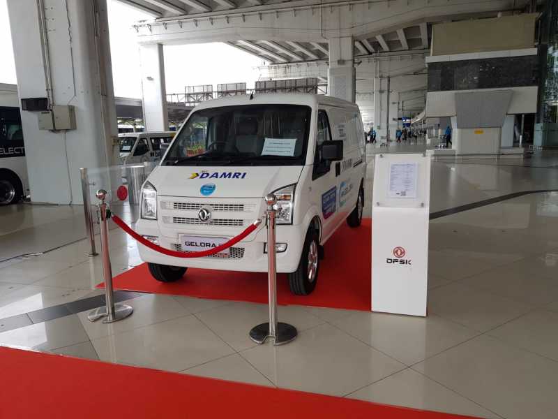 DAMRI Uji Coba Mobil Listrik DFSK Gelora E DAMRI Uji Coba Mobil Listrik DFSK Gelora E