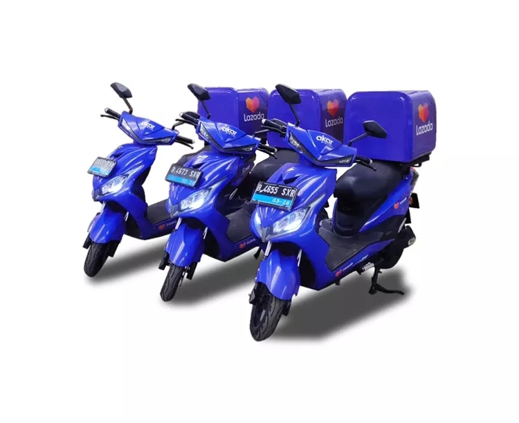 Kurir Lazada Kini Pakai Motor Listrik Tanpa Perlu Ngecas