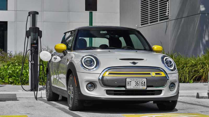 MINI Cooper Elektrik Siap Mengaspal di RI Tahun Depan