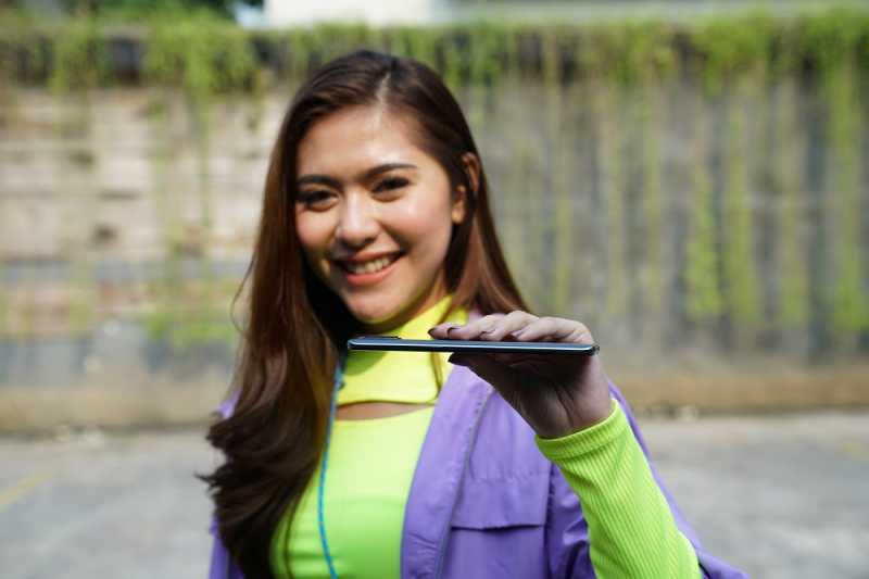 Mengapa Oppo Reno4 F Bisa Setipis Itu? Mengapa Oppo Reno4 F Bisa Setipis Itu?