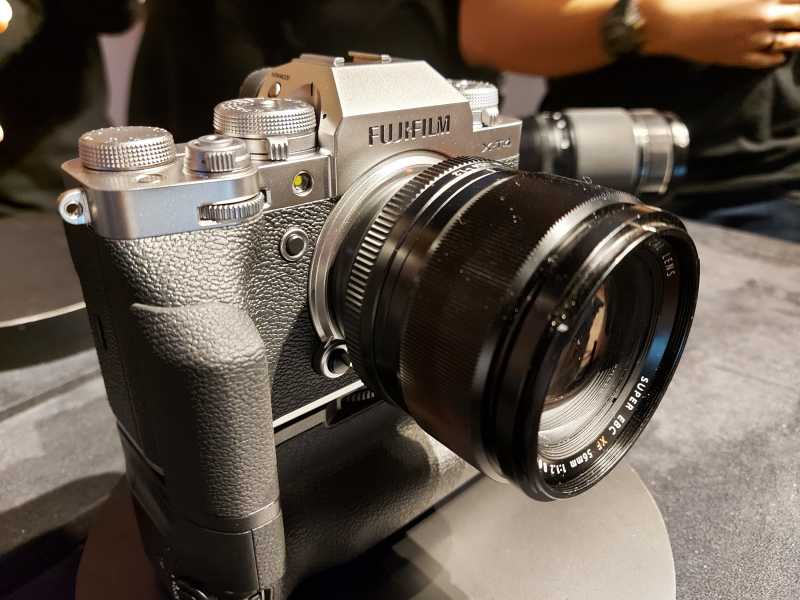 5 Keunggulan Kamera Mirrorless Fujifilm X-T4 5 Keunggulan Kamera Mirrorless Fujifilm X-T4