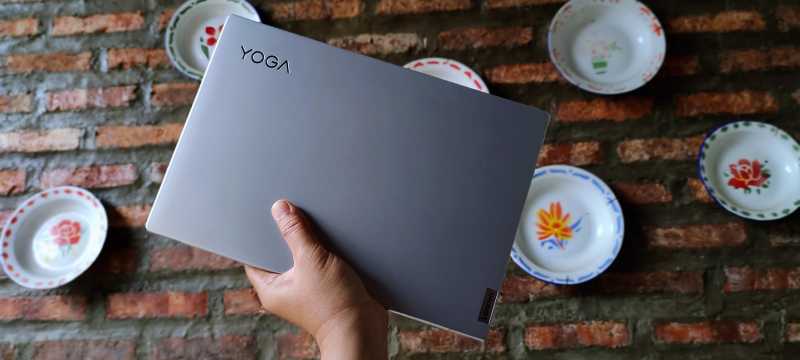 Lenovo Yoga Slim 7 Carbon: Ringan dan Mewah Lenovo Yoga Slim 7 Carbon: Ringan dan Mewah