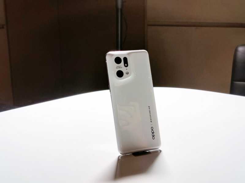 Lama Dinanti, Oppo Find X5 Pro Akhirnya Rilis di Indonesia Lama Dinanti, Oppo Find X5 Pro Akhirnya Rilis di Indonesia